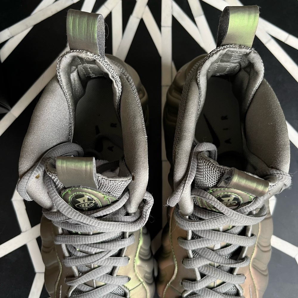 Women’s Nike Air Foamposite One Dark Stucco Green Black - Picture 11 of 17